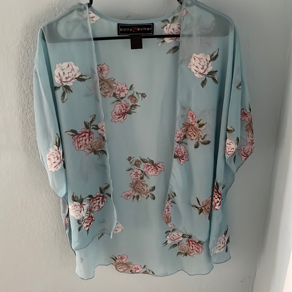 Pretty Floral Kimono! Size Small!